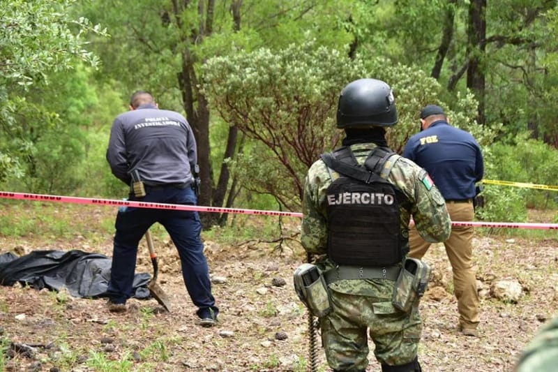 Por: Cortesía Más de 2 mil charolas de cerveza, armas y drogas: el saldo de operativo contra el “Chueco” en Chihuahua
