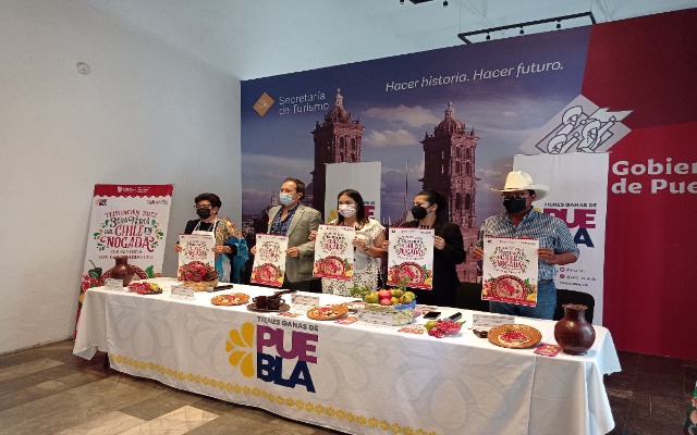 Al menos 5 mil visitantes esperan la tercera Feria del Chile en Nogada en Tehuacán