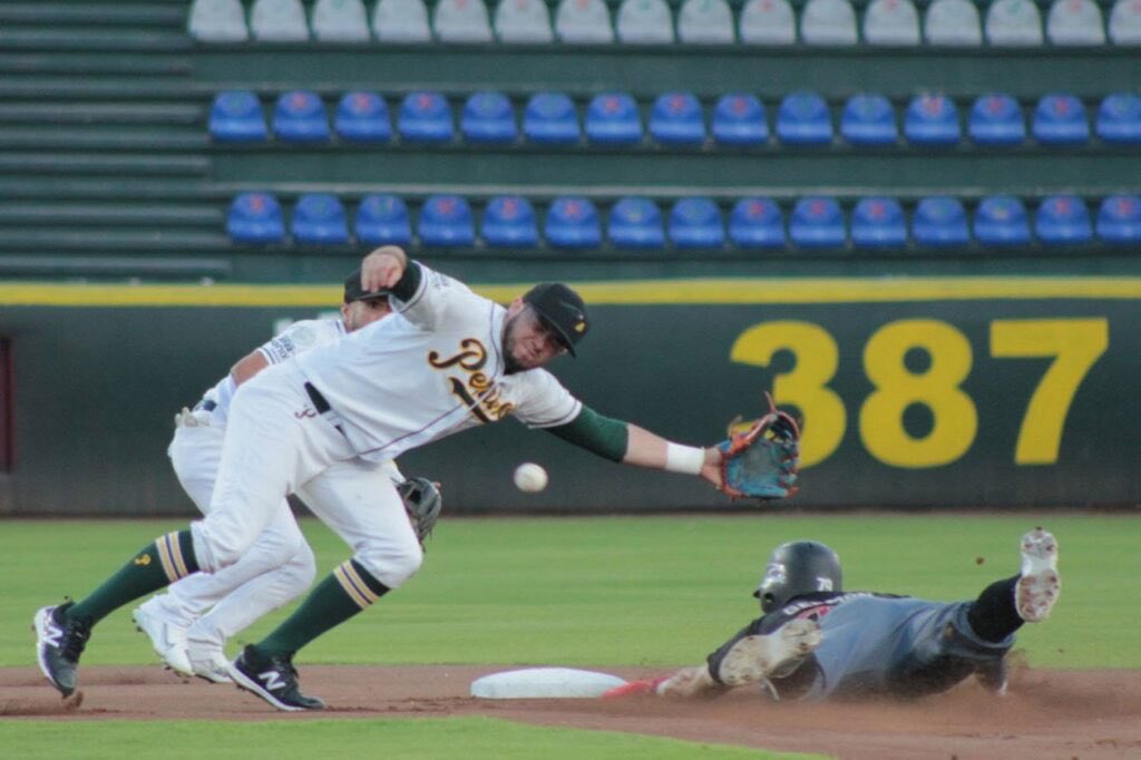 Por: Cortesía Campeche empató la serie ante Pericos en maratónico juego