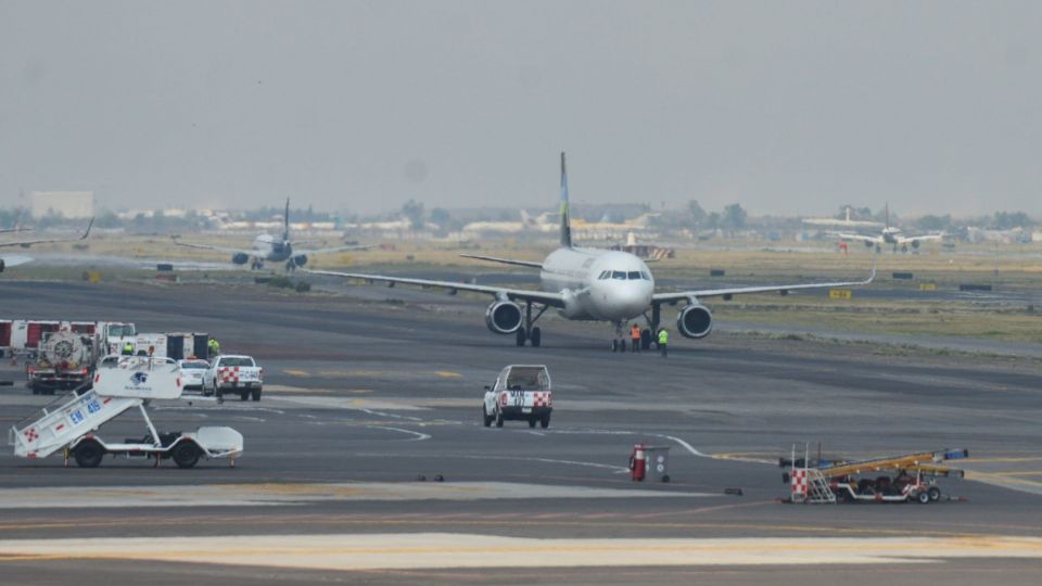 Por: Cortesía Reparación en AICM va para largo: pista cerrará por las noches hasta diciembre