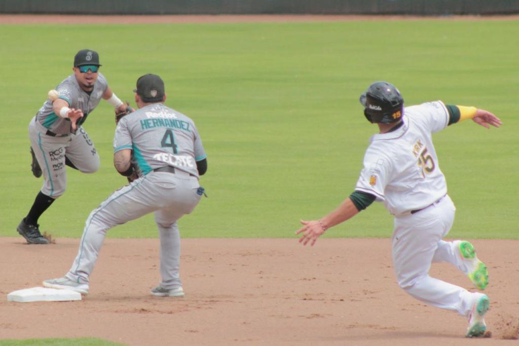 Por: Cortesía Pericos le pasó la escoba a Saraperos