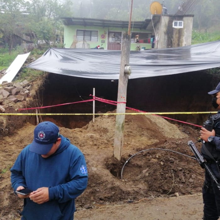 Por: Cortesía Albañil muere "enterrado" en una excavación sin apuntalar en Teziutlán