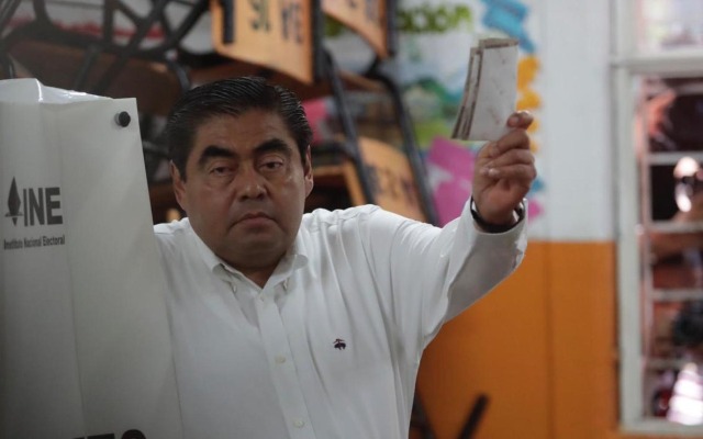 Por: Cortesía Funcionarios que aspiren a la gubernatura de Puebla no deben aprovechar su cargo para promoverse: Barbosa