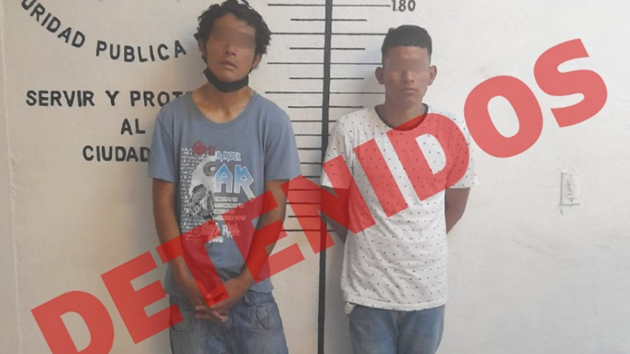 Por: Cortesía Policías de San Pedro Cholula detuvieron a dos presuntos ladrones de una Tienda Oxxo