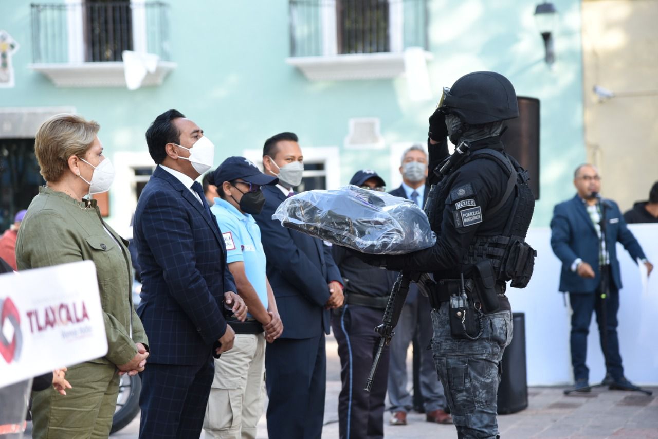 Ayuntamiento de Tlaxcala refuerza equipamiento de elementos de seguridad municipal