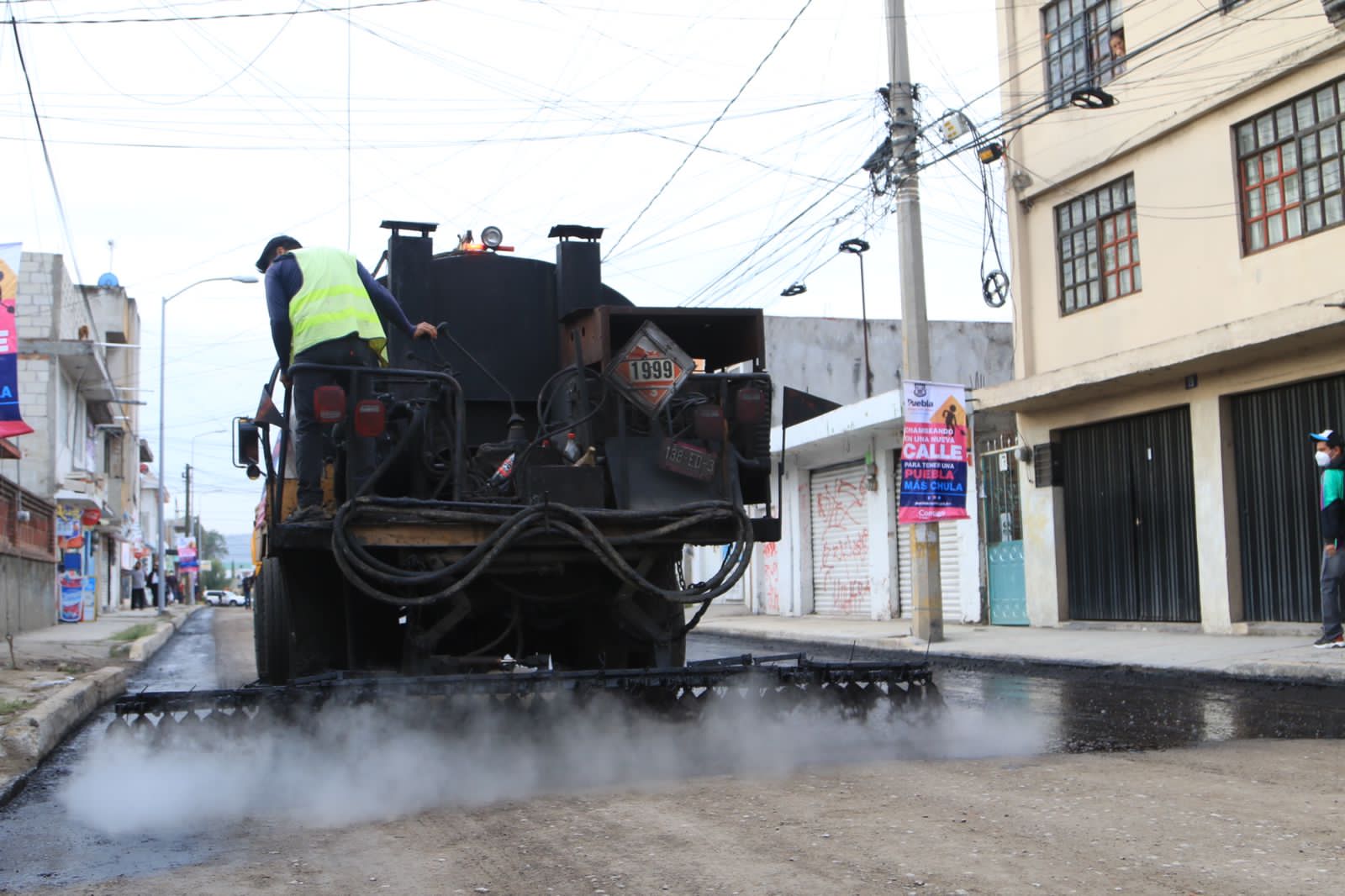 Por: Cortesía Avanzan trabajos de mejoramiento vial en colonias del norte de Puebla