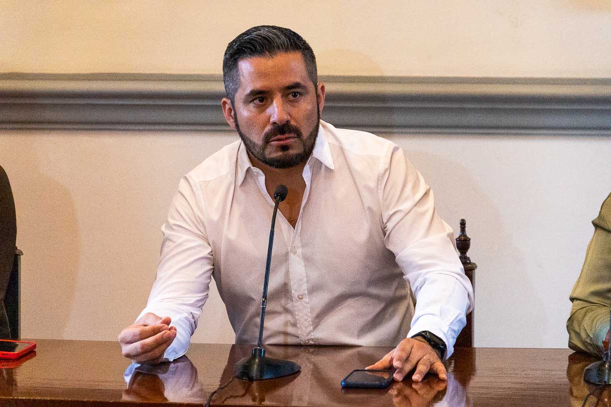 Morena busca politizar el tema parquímetros: Adán Domínguez 