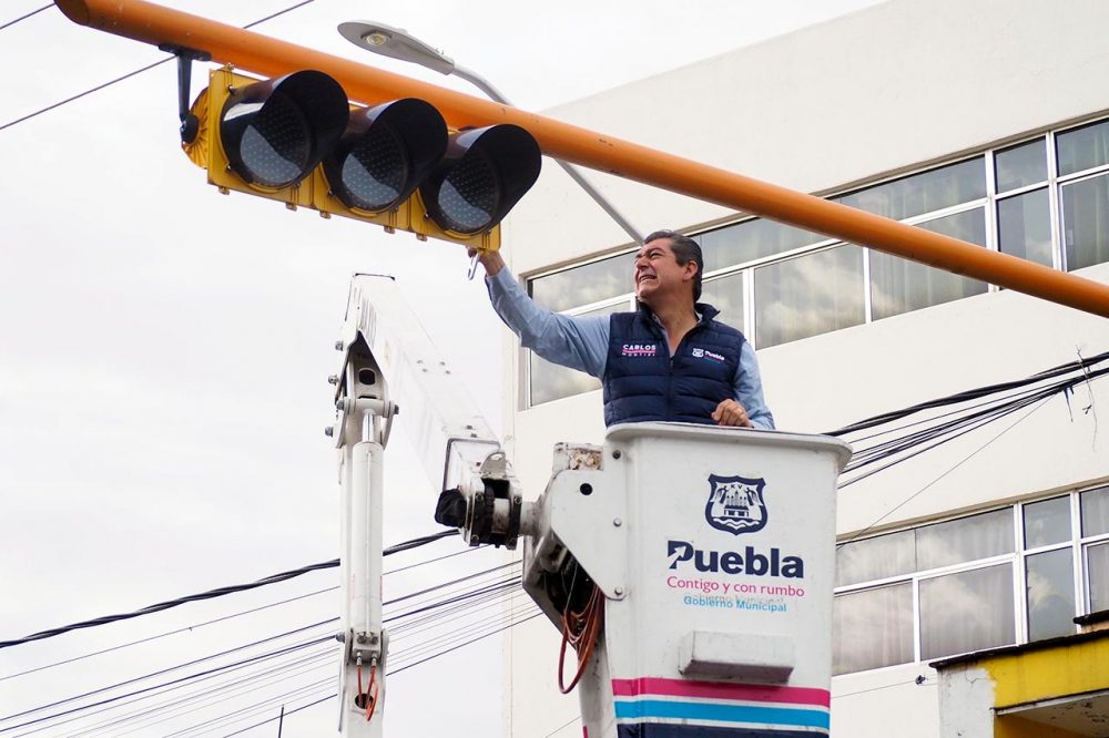 Retirará Ayuntamiento semáforos de Avenida Circunvalación en San Manuel