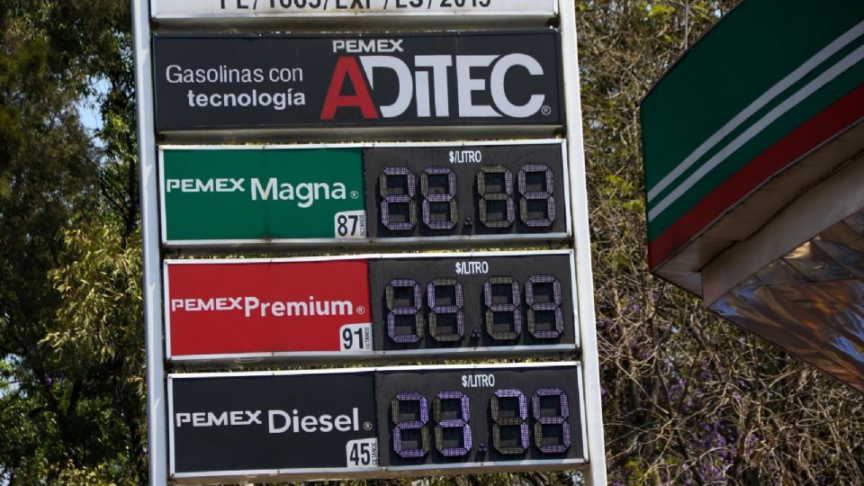 Por: Cortesía Gobierno prevé 'ayudadita' en el precio de la gasolina todo el año, no subirá, dice AMLO