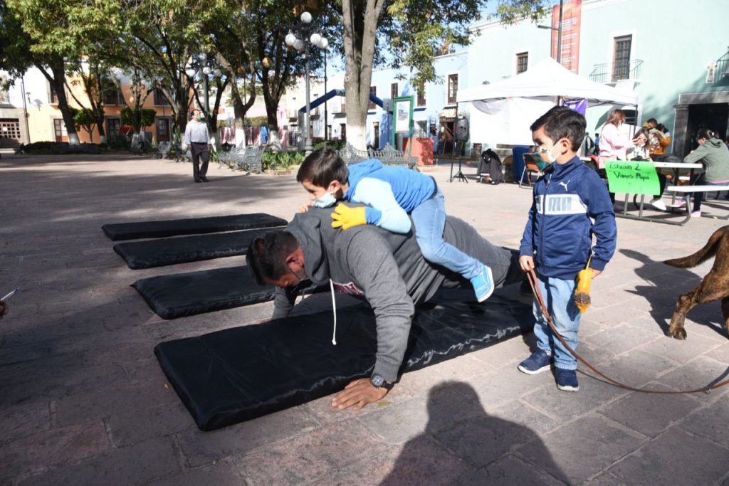 Por: Cortesía Con actividades físicas, padres festejan su día en Tlaxcala capital