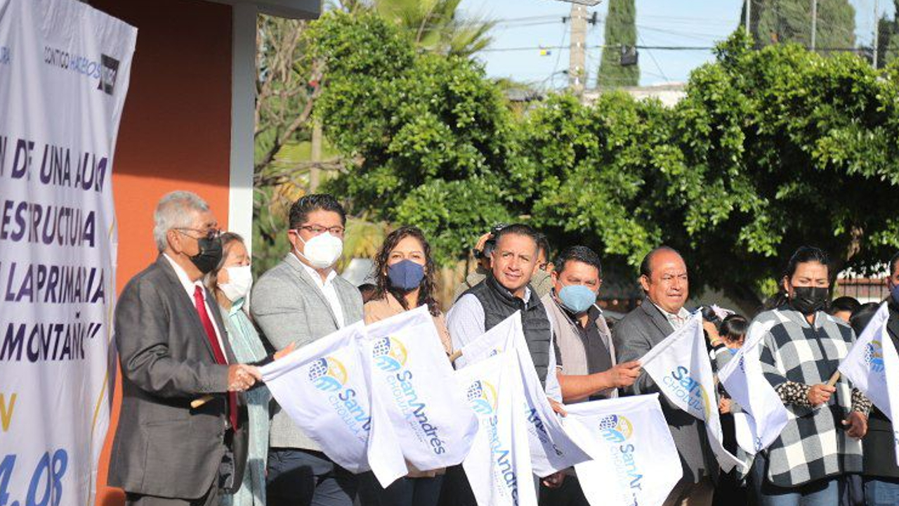 Por: Cortesía Ayuntamiento de San Andrés Cholula inició con la construcción de un aula de medios en la Primaria Paz Montaño