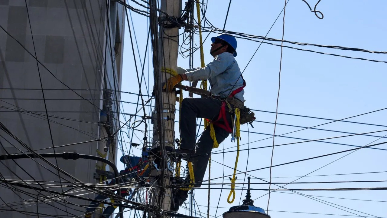 Anuncia CFE restablecimiento del servicio en Campeche, Quintana Roo y Yucatán