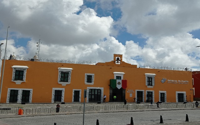 Por: Daniel Jiménez Trabajadores del estado piden intervención del gobierno de Puebla para resolver conflicto de representantes sindicales