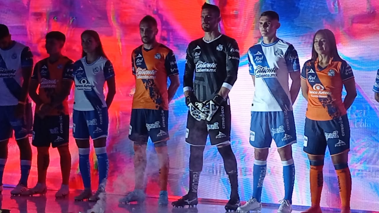 Por: Cortesía Puebla presentó sus nuevos uniformes
