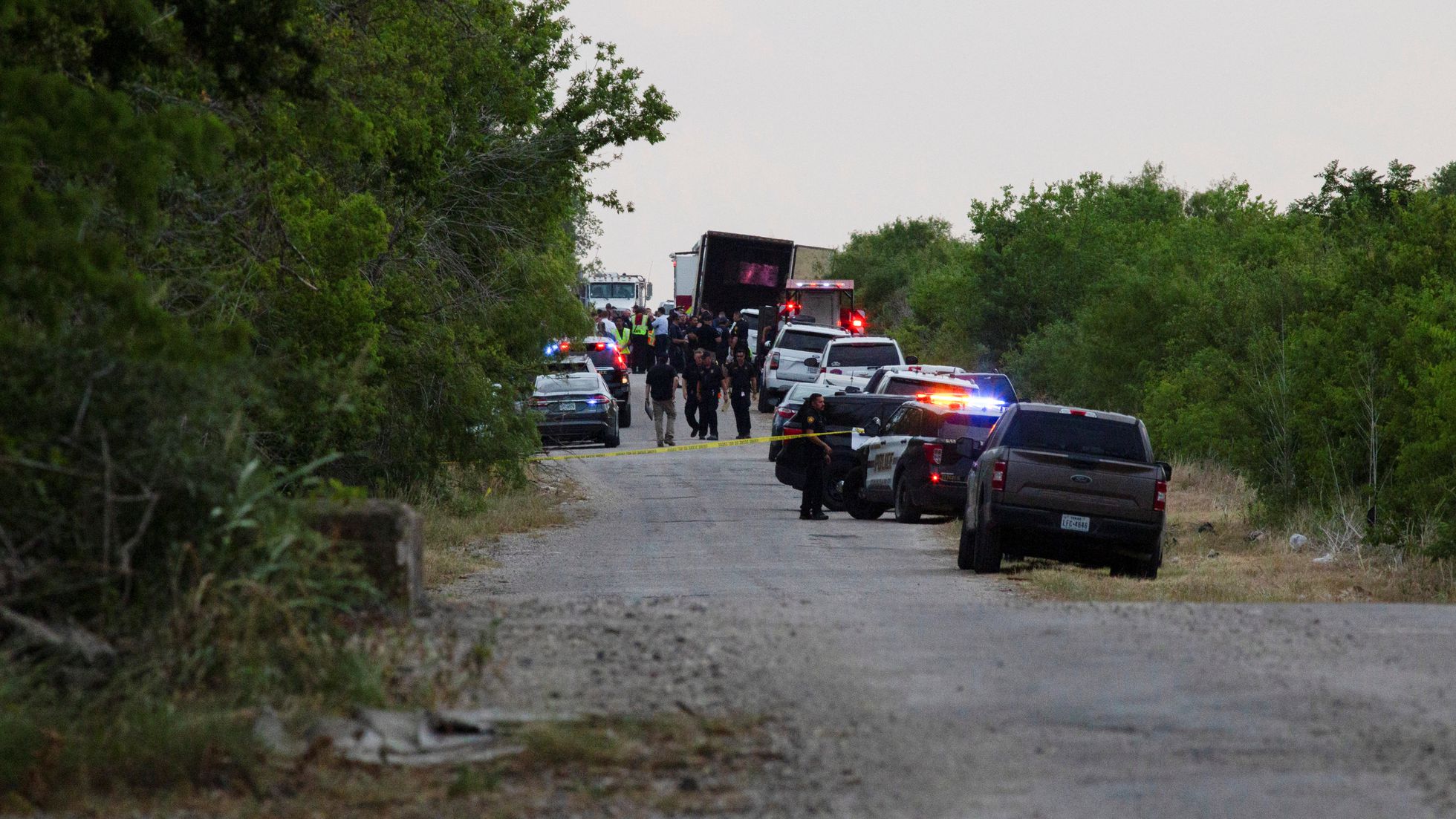 Por: Cortesía Hallan a 50 migrantes sin vida dentro de un tráiler en Texas, EU; 22 eran mexicanos