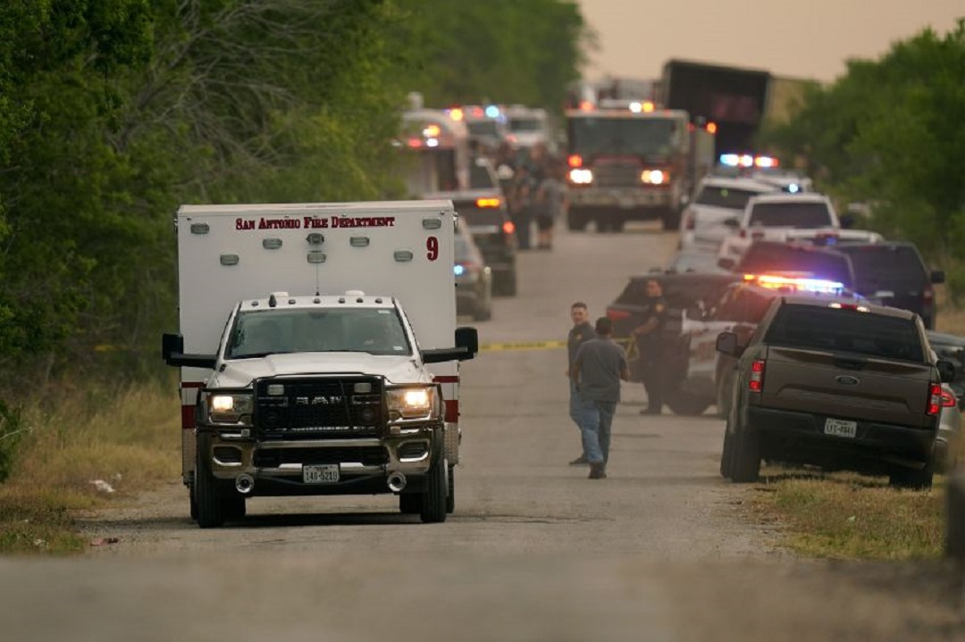 Por: Cortesía Sube a 51 la cifra de migrantes muertos hallados en camión en Texas