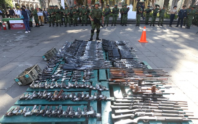 Barbosa rechaza propuesta de Alejandro Moreno para legalizar armas; "que vaya a ser presidente del PRI a Estados Unidos"