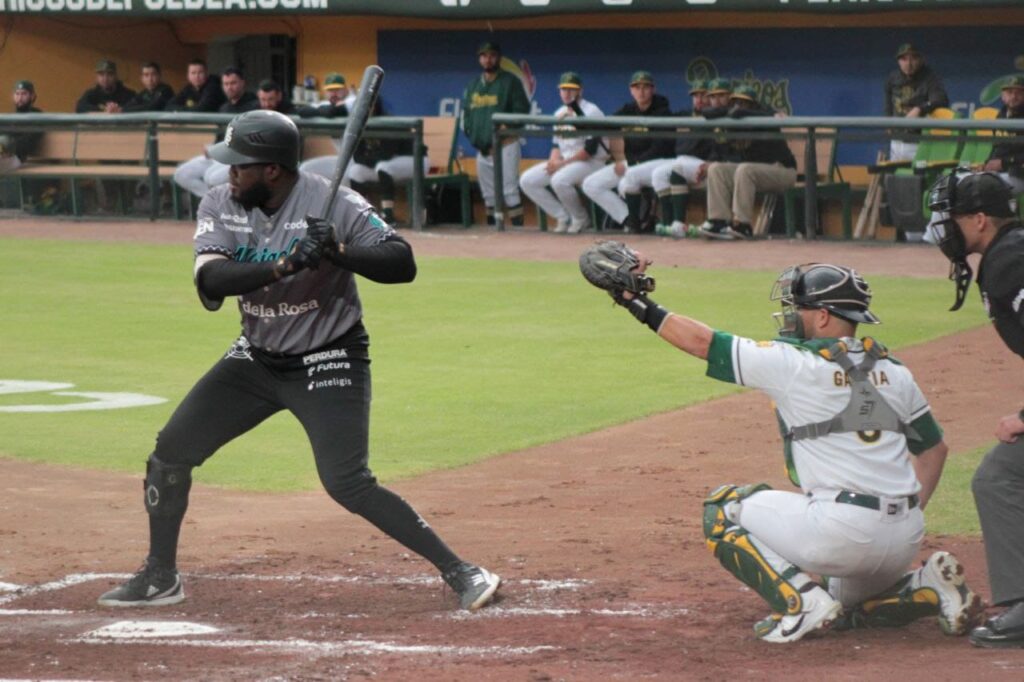 Pericos venció a Mariachis y ganó su sexta serie al hilo