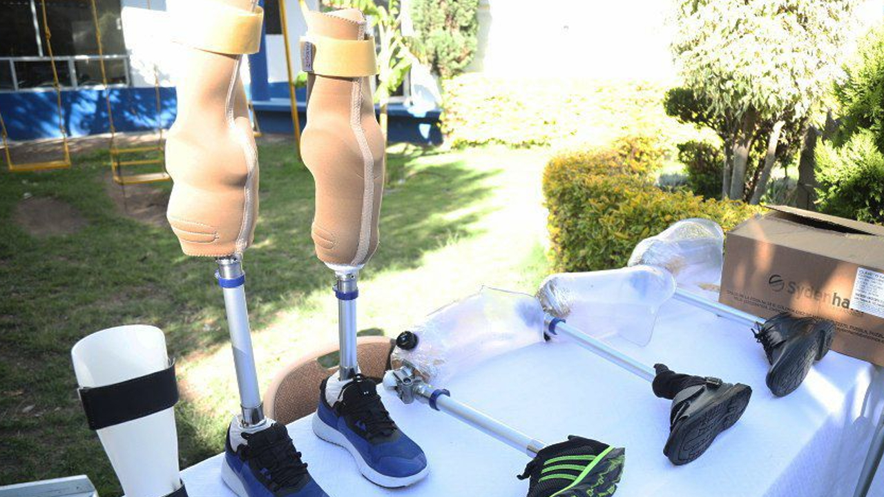 Por: Cortesía En San Andrés Cholula fueron entregados 10 prótesis y 2 ortesis a personas con discapacidad