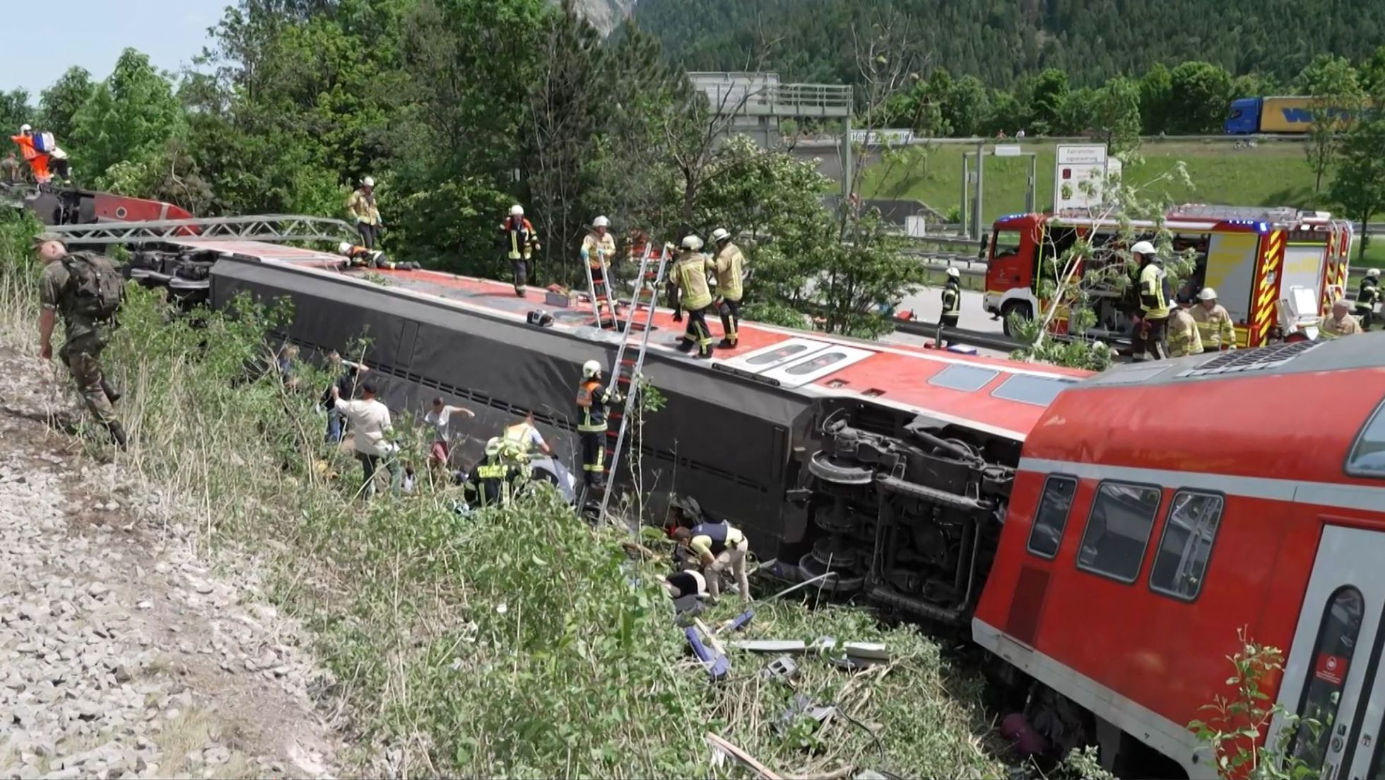 Por: Cortesía Accidente de Tren en Alemania deja al menos 60 heridos y 3 personas muertas