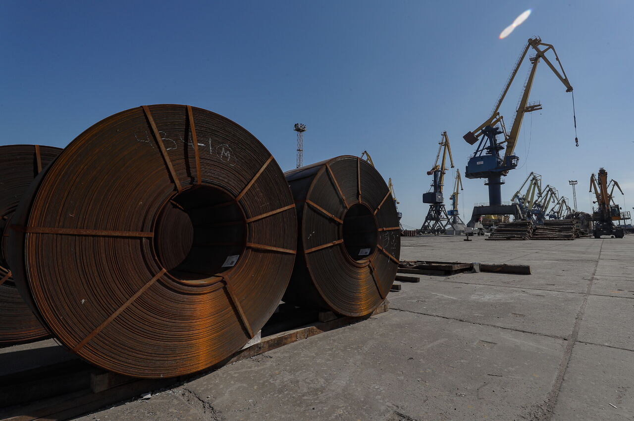 Por: Cortesía Barco ruso llegó a puerto ucraniano de Mariupol para saquear más acero del país