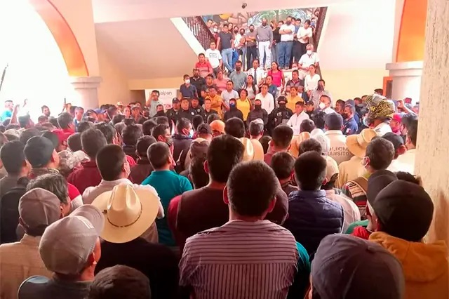 Por: Cortesía Pobladores exigen a edil de Ajalpan cumpla con obras prometidas en campaña o harán un plantón