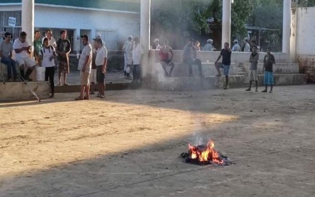 Por: Cortesía En Oaxaca, damnificados de "Agatha" queman boletas por falta de apoyo