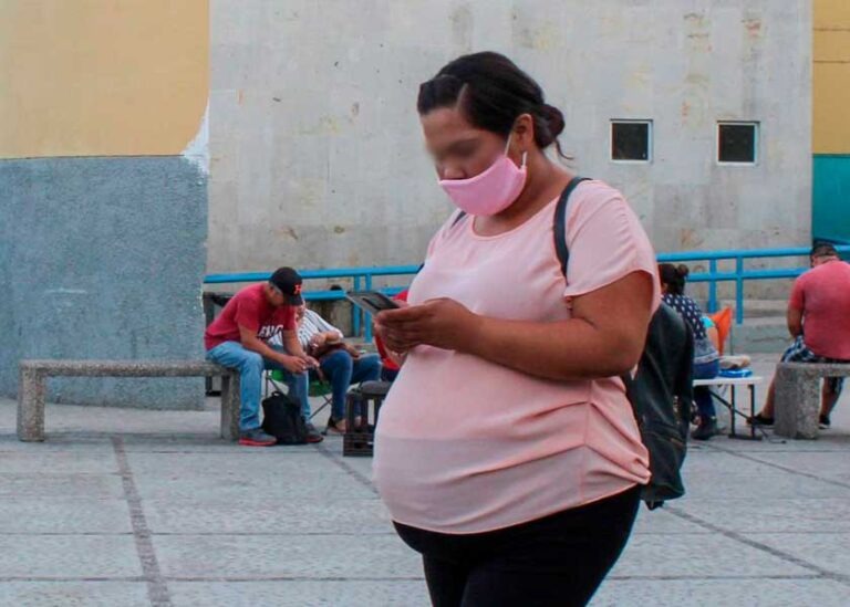 Más de mil 600 embarazadas se han contagiado de Covid-19 en Puebla; 83 fallecieron