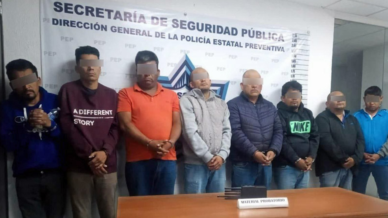 En Coronango detienen a 8 personas involucradas en el robo de un tractocamión 