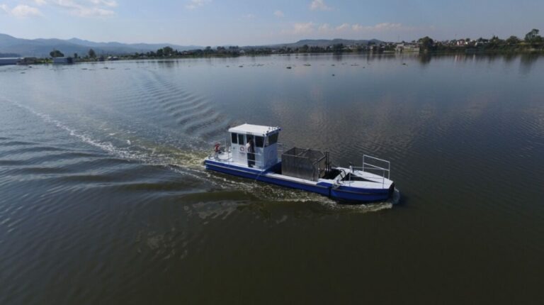 Por: Cortesía Afirma Barbosa que los varcos adquiridos para limpiar la presa de Valsequillo no han sido útiles