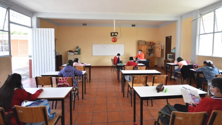 Por: Cortesía Contagios de Covid-19 en escuelas de Puebla fueron a la baja durante la semana pasada