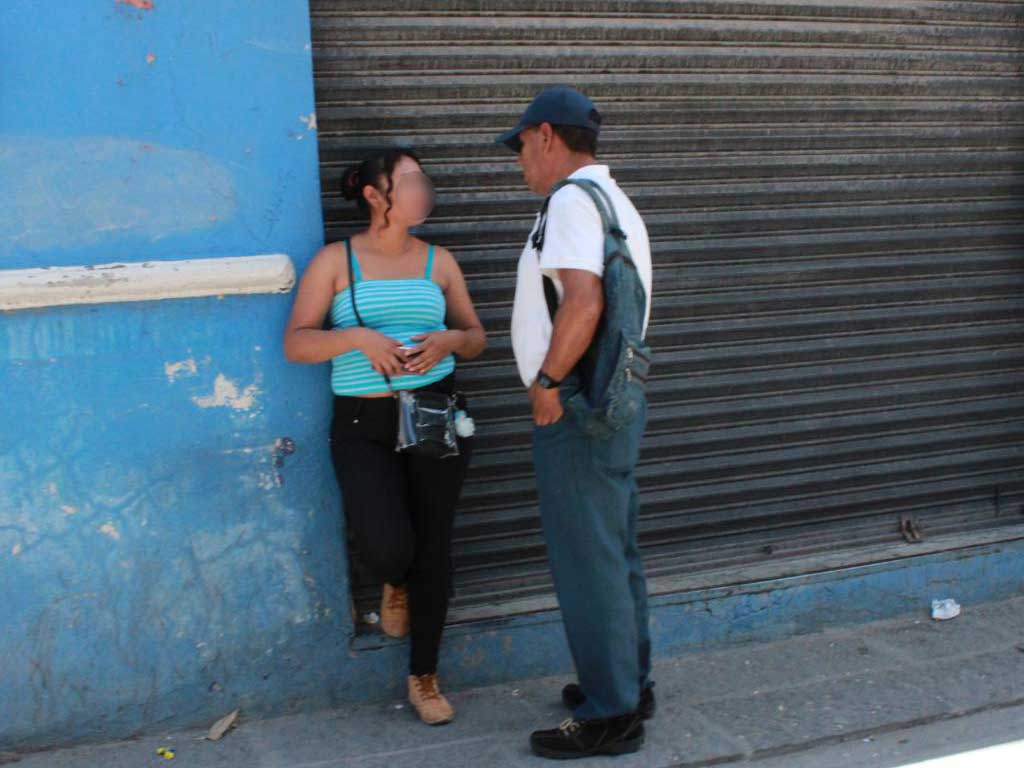 Por: Cortesía Aplican encuesta a sexoservidoras del Centro Histórico para generar estrategia de reordenamiento