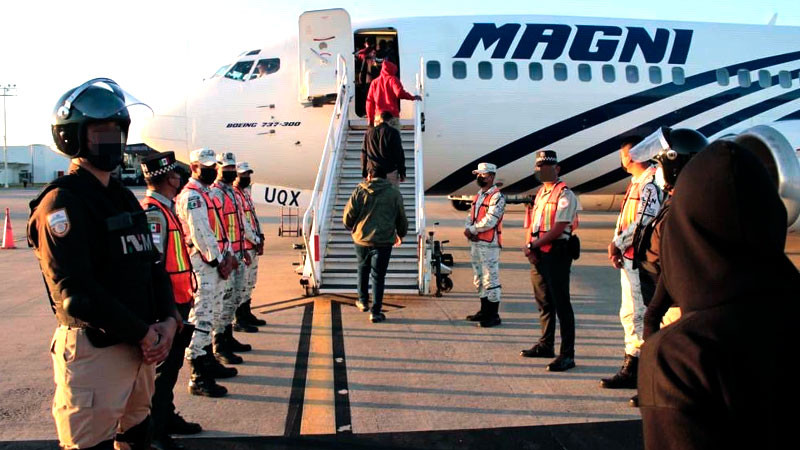 Por: Cortesía México repatria a Cuba a más de 100 migrantes; en lo que va del año se han retornado a 784 cubanos