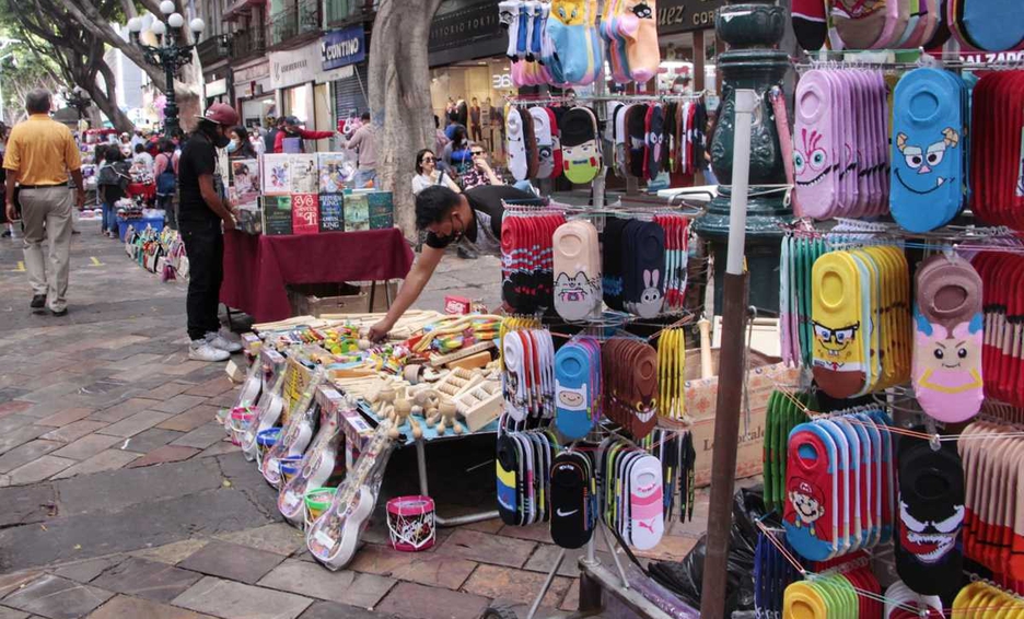 “Nos quitaron el sustento” reprochan ambulantes a Eduardo Rivera 