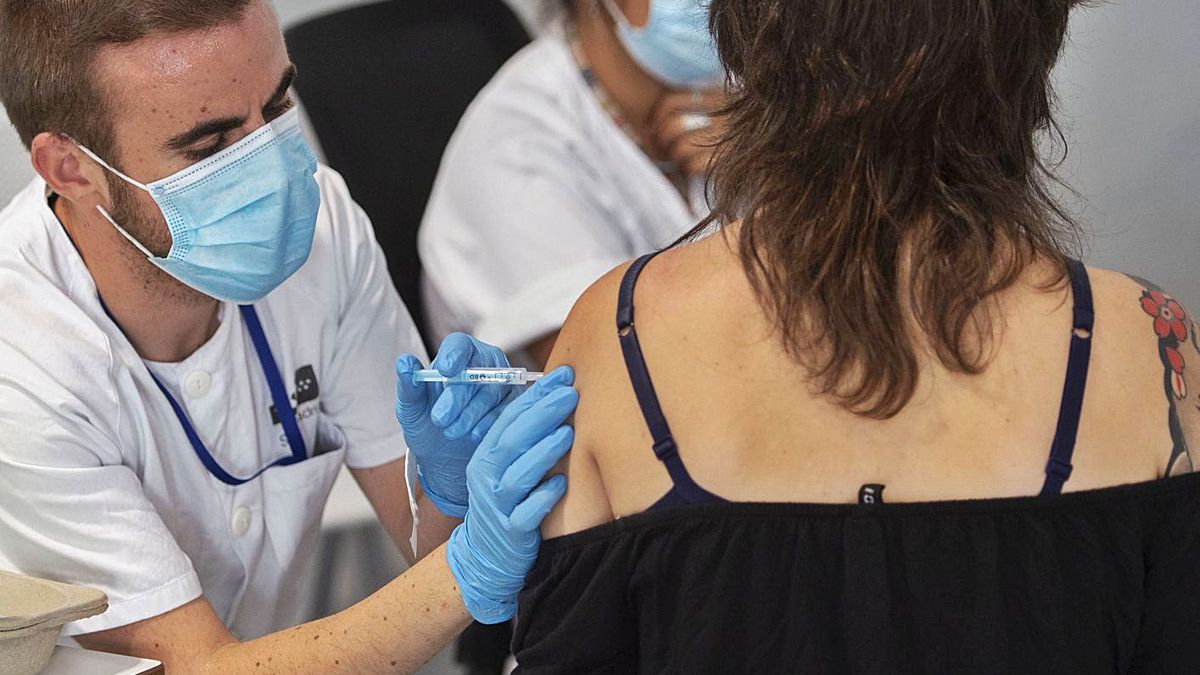 Por: Cortesía FDA autoriza en EEUU una  cuarta dosis de vacunas anti-Covid para mayores de 50 años
