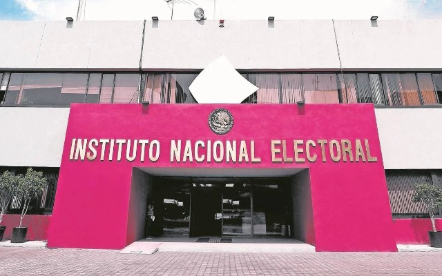 Por: Cortesía INE llama la atención a gobernador de Puebla por difusión de propaganda durante veda