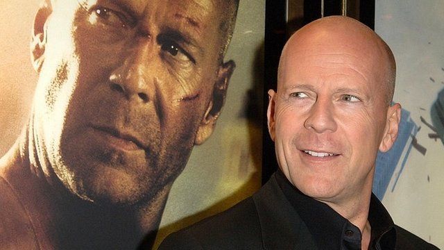 Por: Cortesía Se retira Bruce Willis del cine tras ser diagnosticado con afasia