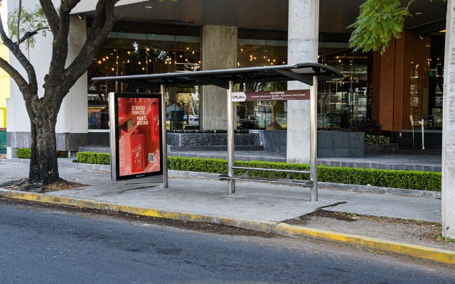 Barbosa descarta solicitar al Ayuntamiento de Puebla que desista de las concesiones de publicidad en paraderos