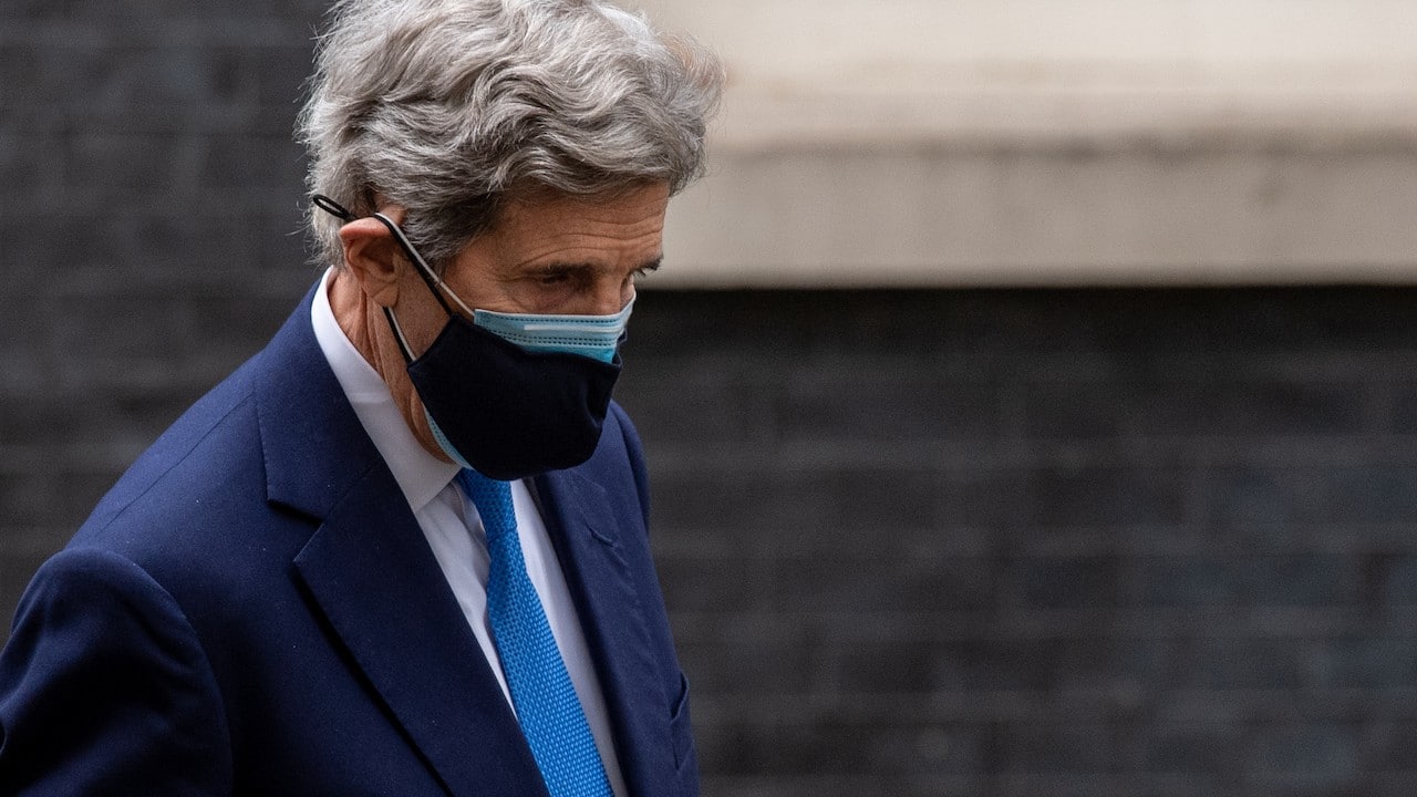 Recibe AMLO en Palacio Nacional a John Kerry y empresarios estadounidenses