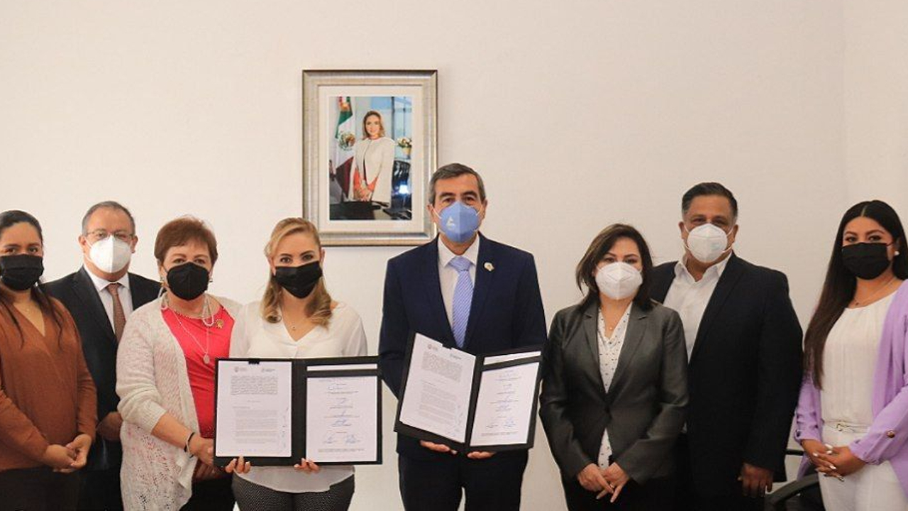 Por: Cortesía Ayuntamiento de San Pedro Cholula firmó un convenio de colaboración con la Cámara de Comercio, Servicios y Turismo