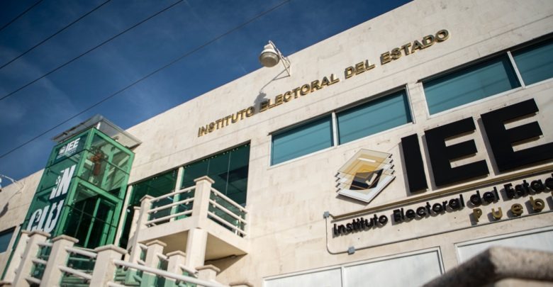 47 mujeres buscan presidir el IEE en Puebla por los siguientes siete años