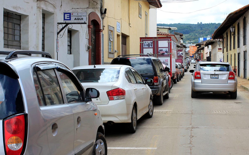 Por: Cortesía Se contratarán 46 agentes para supervisar operación de parquímetros: Adán Domínguez