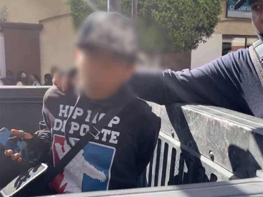 Por: Cortesía "Es una falta al bando de polícia": oficiales detienen menor en Tehuacán por patinar en vía pública
