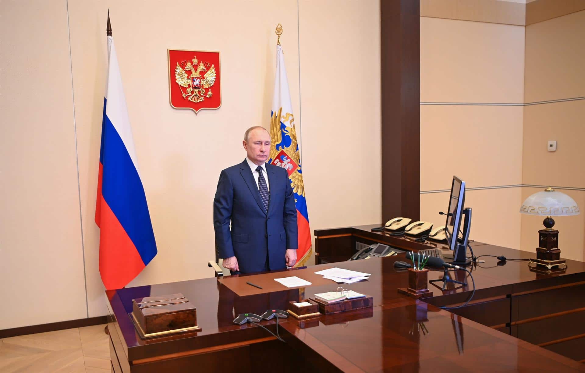Por: Cortesía Firma Putin ley que establece hasta 15 años de cárcel para quien difunda noticias falsas