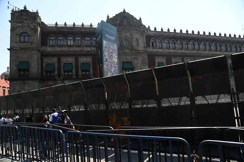 Por: Cortesía Amurallan Palacio Nacional y algunos edificios de CDMX Previo a la marcha del #8M
