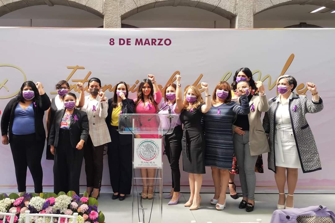 "Armamos imperios y derrotamos dictaduras" dice diputada a mujeres de Tlaxcala