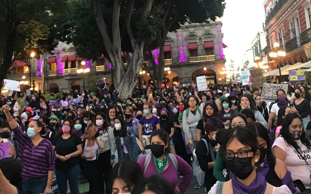 Por: Cortesía Al menos nueve colectivas participan en marcha del 8M en Puebla