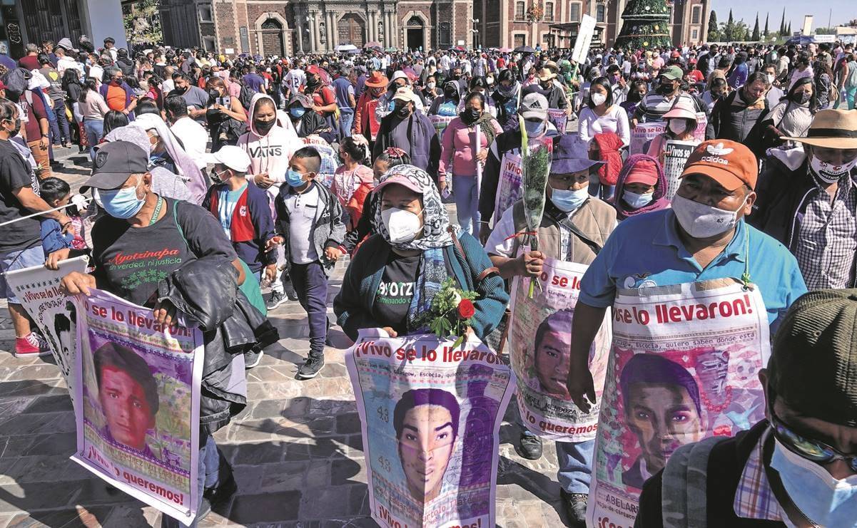 Por: Cortesía Madres de desaparecidos solicitan diálogo con AMLO a las afueras de Palacio Nacional