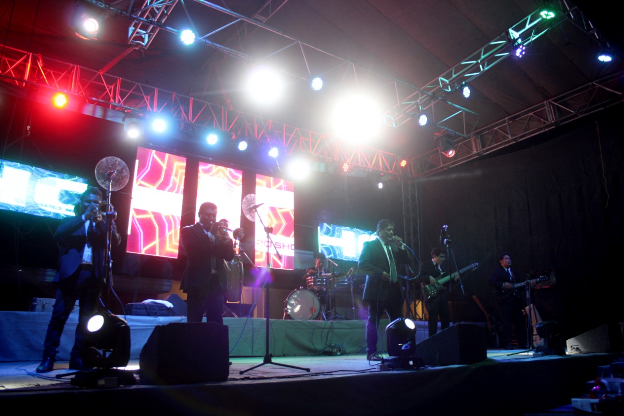 Por: Cortesía Se celebró a las madres calpenses con jornadas de belleza, regalos y grupos musicales