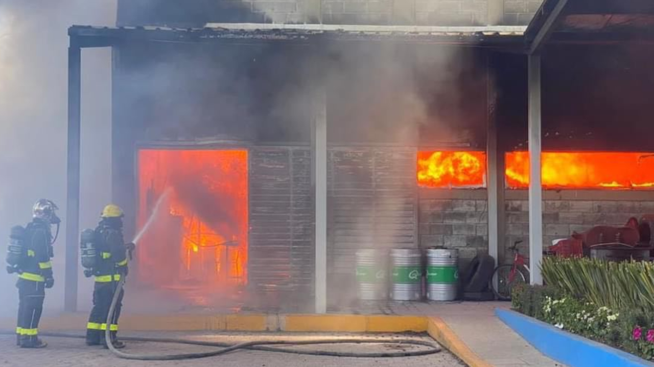 Por: Cortesía Se incendió el Centro de Servicios Municipales de San Andrés Cholula
